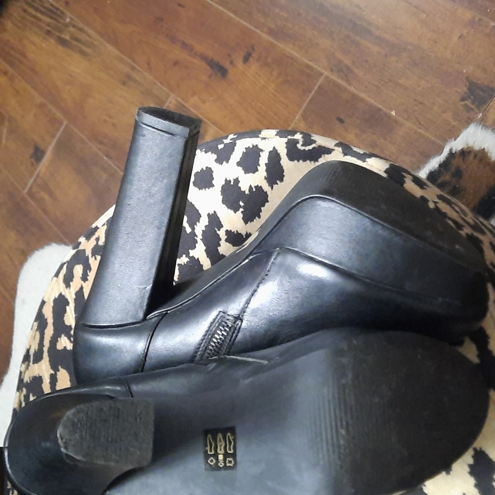 Booties - Picture 3 of 4